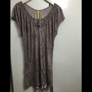 Lole top size S, fits bigger